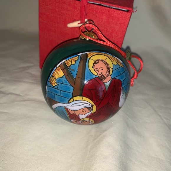 Christmas Ornament Holly Family Diameter 3” Christmas Tree In Box - Picture 3 of 5